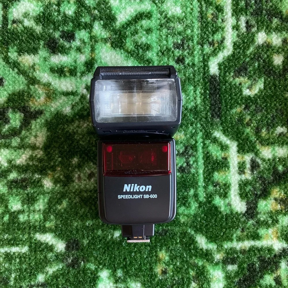 Nikon SB-600 Speedlight Flash for Nikon Digital SLR Cameras